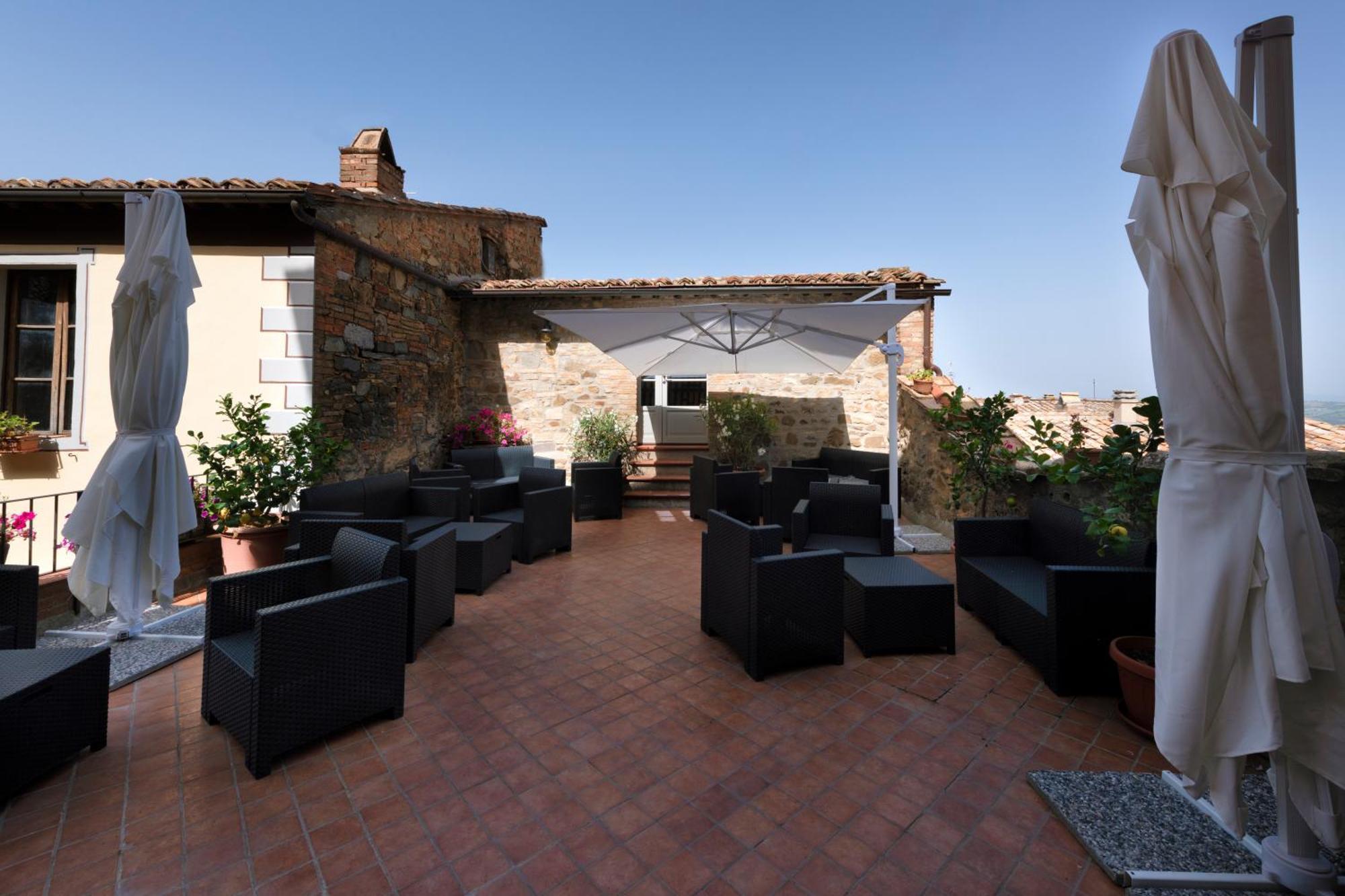 Il Palazzo Del Cardinale Bed & Breakfast Montalcino Exterior photo