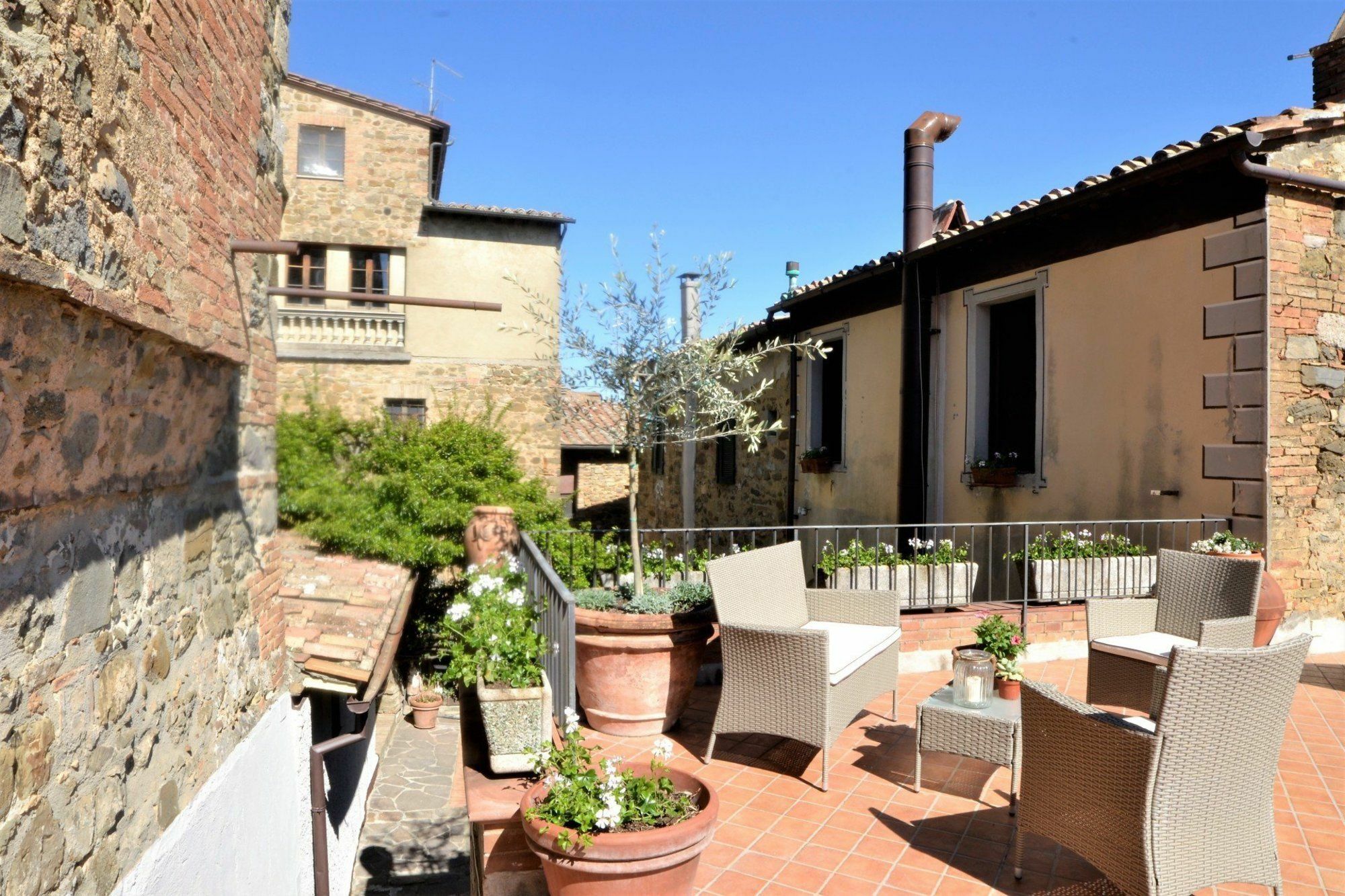 Il Palazzo Del Cardinale Bed & Breakfast Montalcino Exterior photo